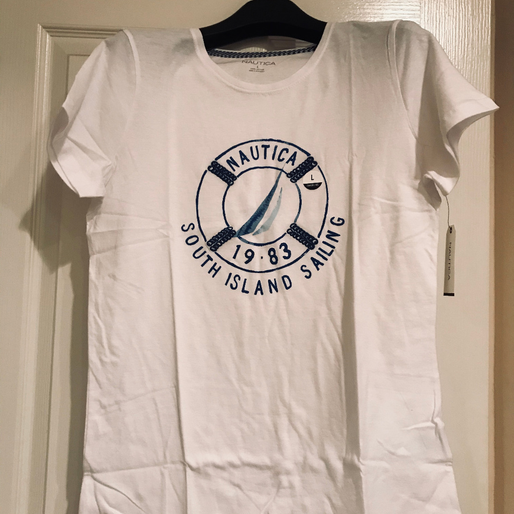 Brand NEW Nautica Logo White T- shirt Women Large.